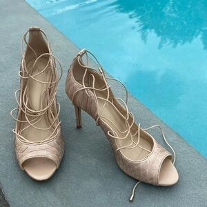 SEXY Alexandre Birman Donna Python Breit/Baby Calf Soft Nude Wrap Sandals